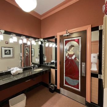 Ambassador Hotel Milwaukee - Lobby restroom - Hotels Near Me - Milwaukee, Wisconsin