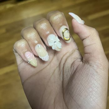 Dazzle Nail - Nail Salons Near Me - Bolingbrook, Illinois