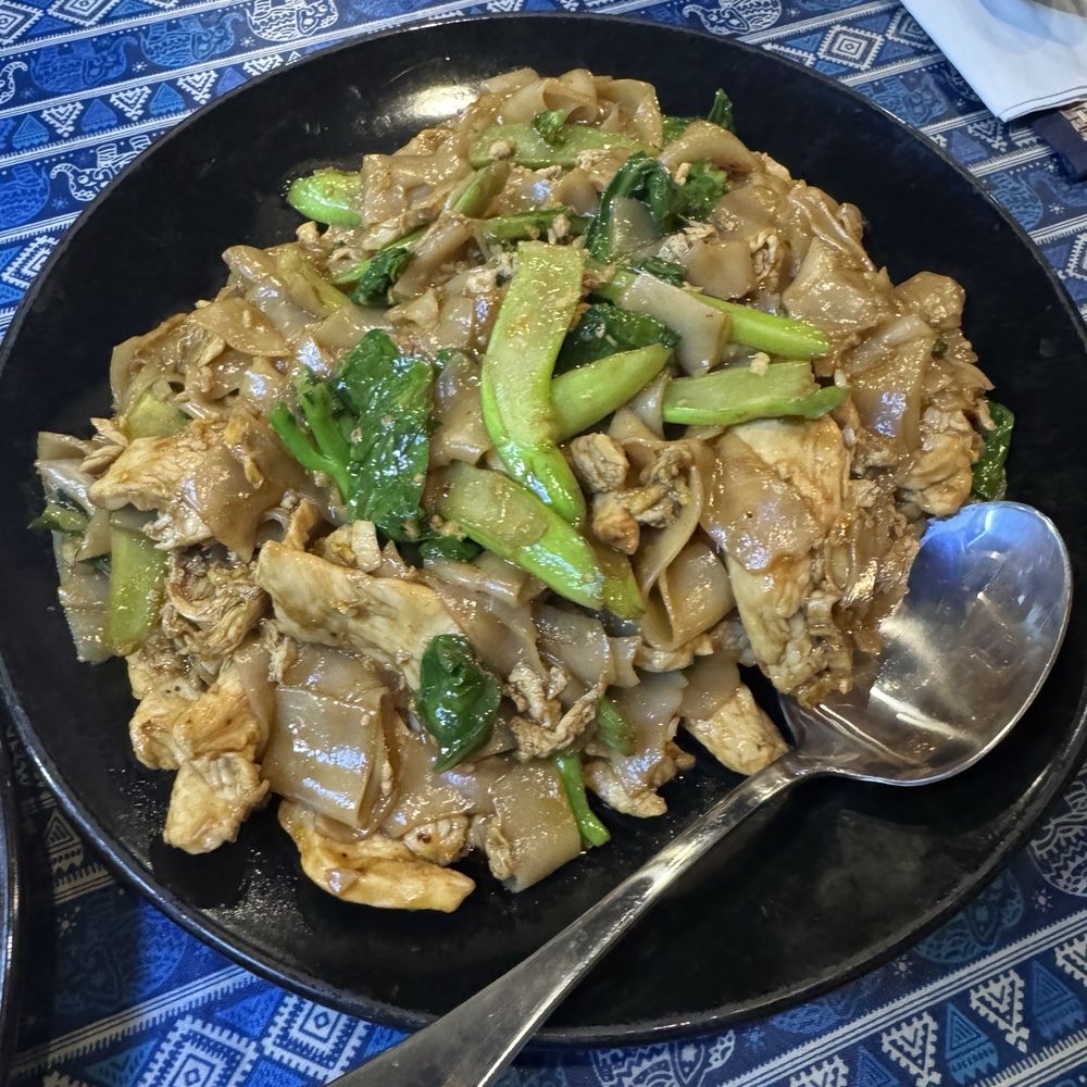 Thai Soul Kitchen - Pad see ew - Thai Near Me - San Jose, California Thai Soul Kitchen - Pad see ew - Thai Near Me - San Jose, California