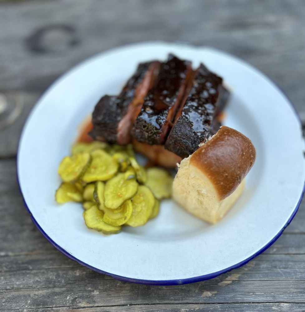 BREWSTERS BEER GARDEN Updated September 2024 1200 Photos & 1145 Reviews 229 Water St N