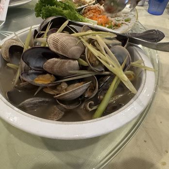 Little Vietnamese Bistro - 香茅蜆湯(私房菜) - Vietnamese Near Me - San Bruno, California Little Vietnamese Bistro - 香茅蜆湯(私房菜) - Vietnamese Near Me - San Bruno, California