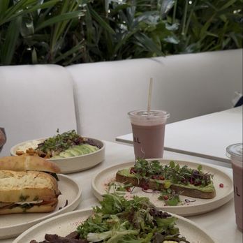 HEAL Cafe - Steak and eggs, avocado toast, Skin glow smoothies, pesto panini, healing bowl - Coffee & Tea Near Me - Miami, Florida