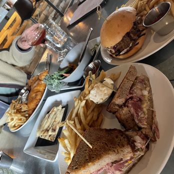 Preserve - rueben sandwich, bbq pork sandwich, fish n chips, hummus & crudite.  love affair cocktail & manhattan - Lounges Near Me - Winters, California