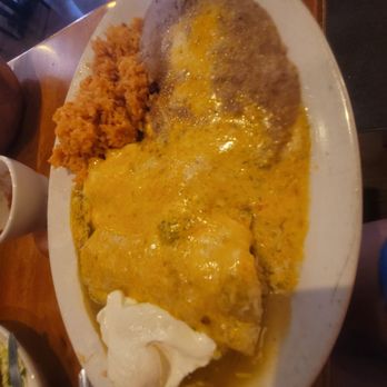 Roberto's Cafe - Chicken Enchiladas - Mexican Near Me - Mammoth Lakes, California Roberto's Cafe - Chicken Enchiladas - Mexican Near Me - Mammoth Lakes, California