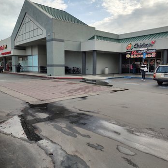 Vons Chicken - Exterior - Chicken Shop Near Me - Mountain View, California