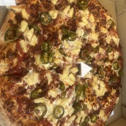 Pineapple Bacon & Jalapeño pizza