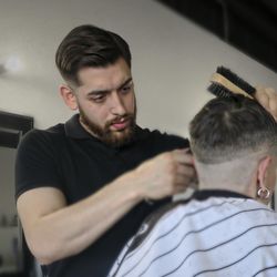 The Parlor Barbershop - Barber Jonathan fading