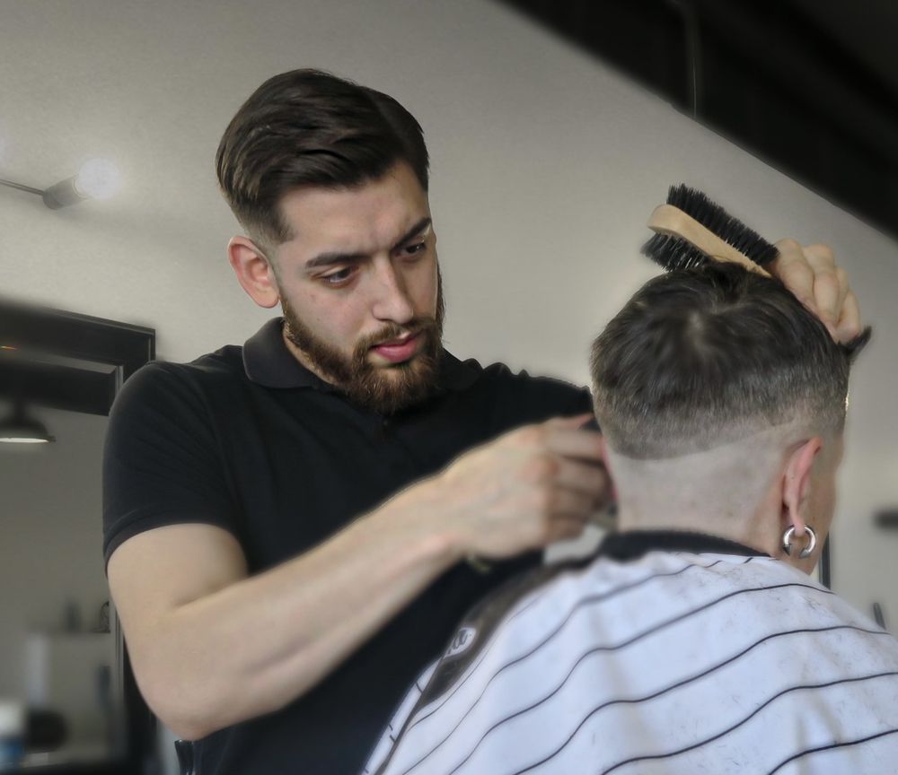 The Parlor Barbershop Logo
