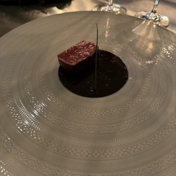 Alinea - New American Near Me - Chicago, Illinois