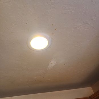Moms On A Cleaning Mission - Kitchen ceiling - Home Cleaning Near Me Moms On A Cleaning Mission - Kitchen ceiling - Home Cleaning Near Me