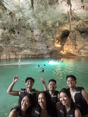 Cenote Suytun by null