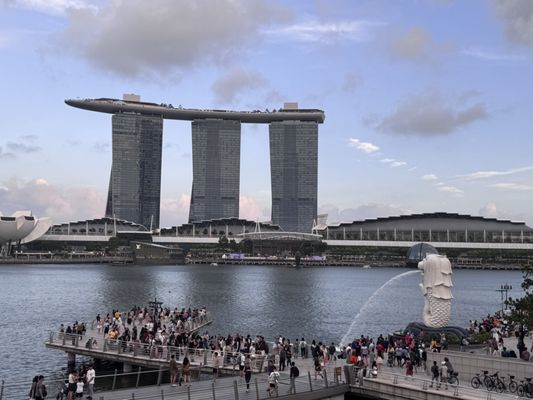 Merlion Park by null