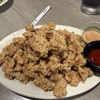 Side Street Inn - Fried Gizzards - Sports Bars Near Me - Honolulu, Hawaii