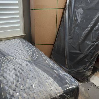 Rxo - (2) twinxl mattresses and bases - Shipping Centers Near Me - Houston, Texas