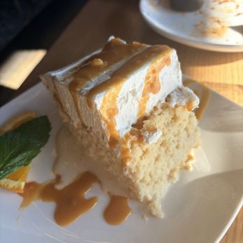 Eclipse di Luna - Alpharetta - Tr-s Leches - Wine Bars Near Me - Alpharetta, Georgia