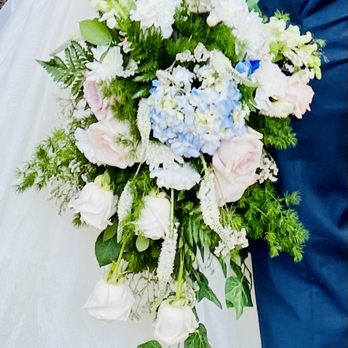 Ever's Wedding And Events - Bridal flowers - Wedding Planning Near Me - Greenacres, Washington Ever's Wedding And Events - Bridal flowers - Wedding Planning Near Me - Greenacres, Washington