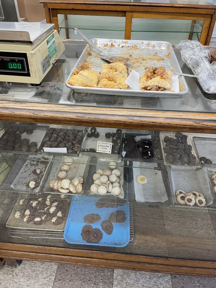 NEW PARIS BAKERY & CANDY SHOP CLOSED 24 Photos & 64 Reviews 10