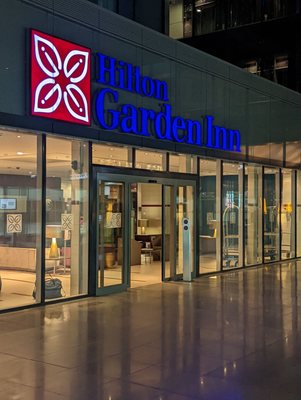 Hilton Garden Inn Frankfurt Airport by null