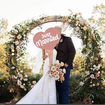 Wildbud Floral - Stunning Arbor - Florists Near Me - Sonora, California