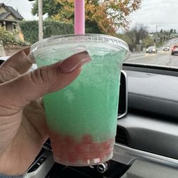Kool Beanz Coffee & Ice cream - Mayflower(lemonade with strawberry popping boba)