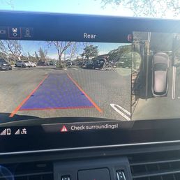 Rear and Top View cameras activated Rear and Top View cameras activated