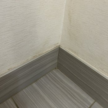 DoubleTree by Hilton Hotel Albuquerque - The dirty corners - Hotels Near Me - Albuquerque, New Mexico