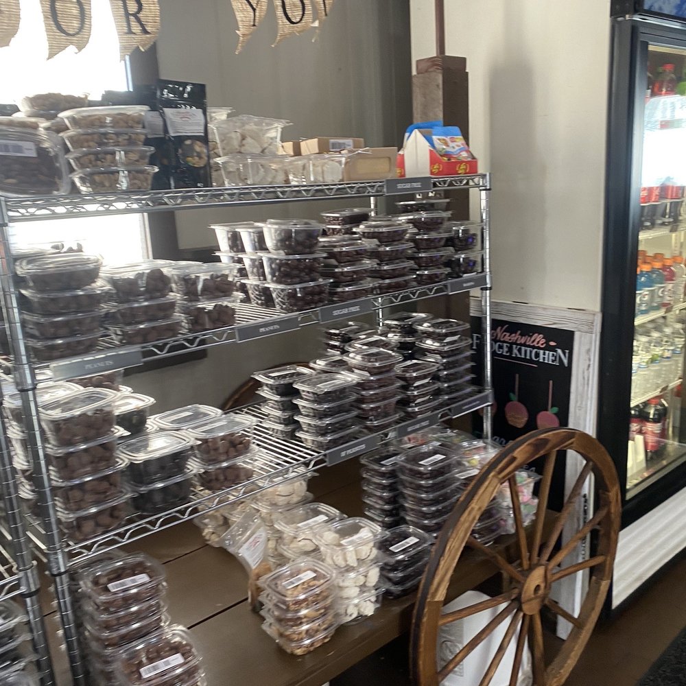 Nashville Fudge Kitchen - Chocolatiers & Shops Near Me - Nashville, Indiana Nashville Fudge Kitchen - Chocolatiers & Shops Near Me - Nashville, Indiana
