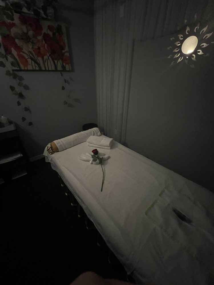 Massage Sunshine Spa Logo