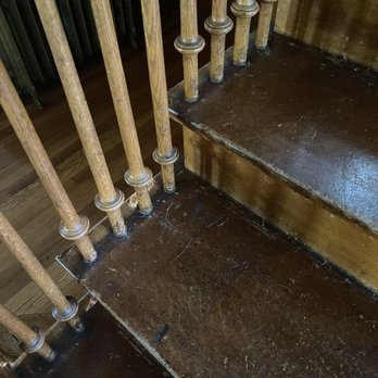 Vacasa - Blue Ridge - You can't really see it well, but there was this white hair-like substance all over both staircases. - Guest Houses Near Me - Blue Ridge, Georgia