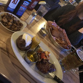 Chuck's Roadhouse - American Near Me - London, Ontario