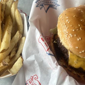 Babe's Old Fashioned Food - Cheeseburger combo - Burgers Near Me - San Antonio, Texas