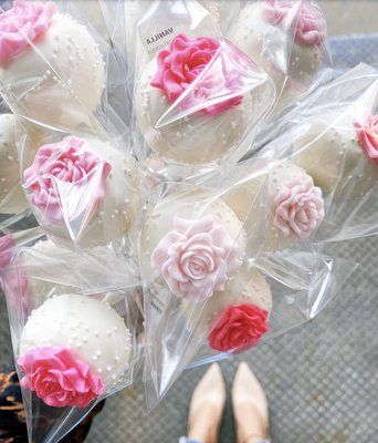 NY Cake Pops by null