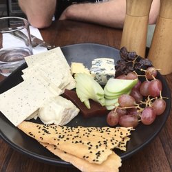 Henrys - Cheese platter
