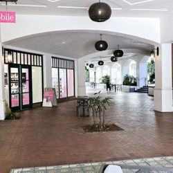 Paseo Nuevo Shopping Center - Tmobile Store