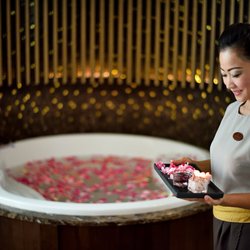 Japan Tokyo Sakura Oil Spa