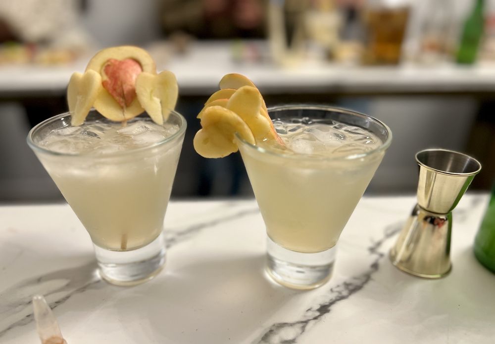 Midtown Mixology Logo