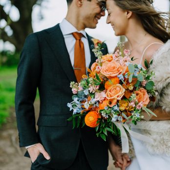 Sweet Peas Floral Designs - Floral Designers Near Me