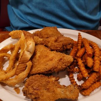 Barnes Restaurant - a plate of fried chicken and onion rings - Barbeque Near Me - Savannah, Georgia