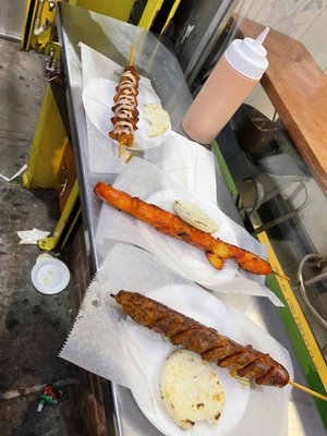 Los Chuzos y Algo Mas 🇨🇴 by null