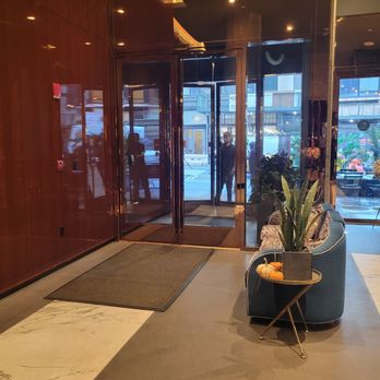Isla & Co. - Midtown - Australian Near Me - New York, New York