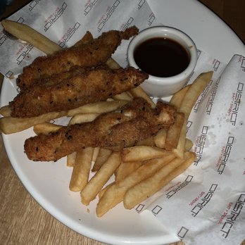 District Mx - Chicken strips. 2 missing. Oops! - Restaurants Near Me - San José del Cabo, BCS