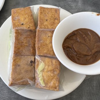 Phamous Cafe - Spring rolls July 2022 - Vietnamese Near Me - Goleta, California Phamous Cafe - Spring rolls July 2022 - Vietnamese Near Me - Goleta, California
