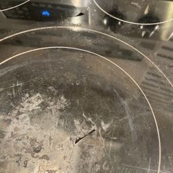ValGal Vacation Rentals - Dirty and broken stove