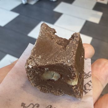 Kilwins Ice Cream - Chocolate - Fudge - Fudge sample - Desserts Near Me - Baltimore, Maryland