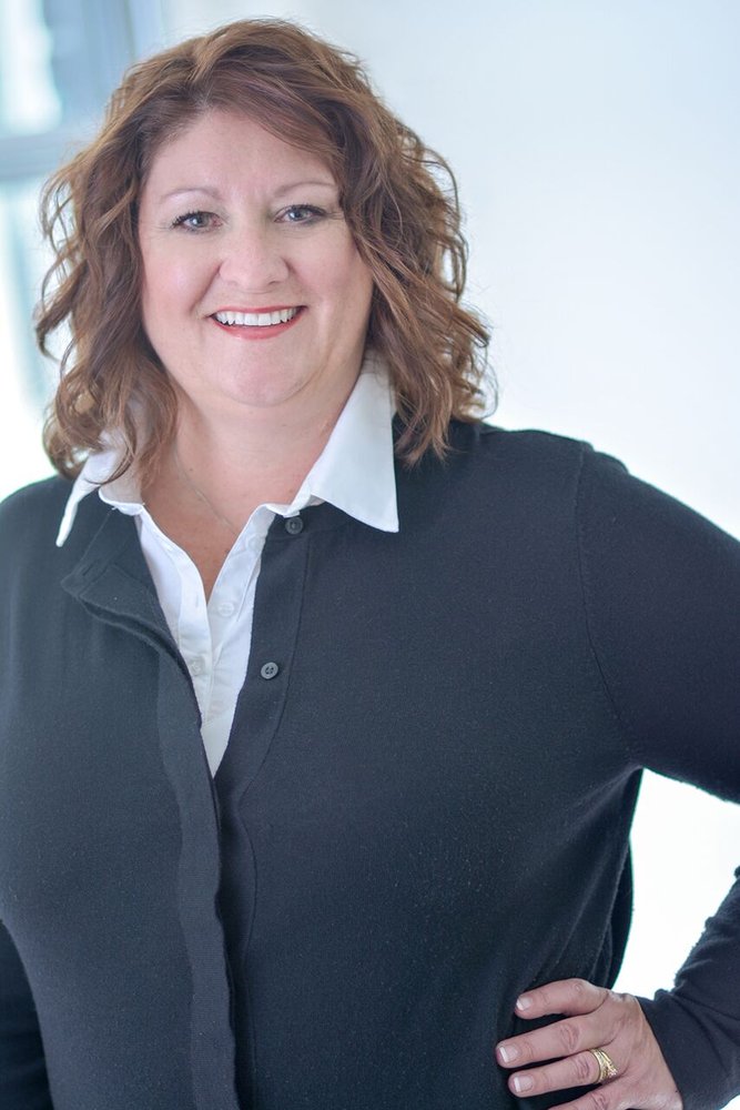 LAURIE LARSEN PROPERTY EXECUTIVES REALTY Real Estate Agents 1052