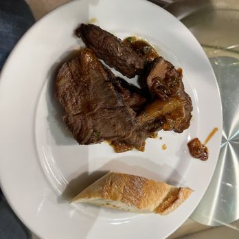 Intercontinental Montréal - Lounge Dinner -sliced beef - Hotels Near Me - Montreal, Quebec Intercontinental Montréal - Lounge Dinner -sliced beef - Hotels Near Me - Montreal, Quebec