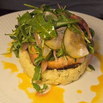 Sandbar - Grilled Faroe Island Salmon - Bars Near Me - Cold Spring Harbor, New York