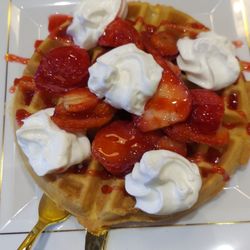 La Petite Crêperie - Fresh waffle