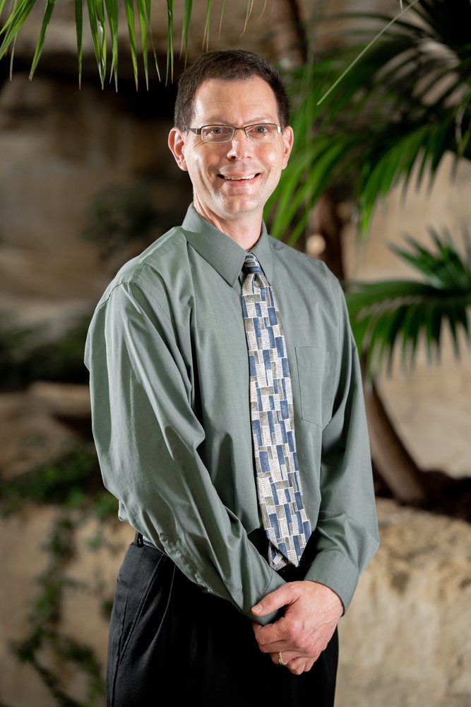 EYE SPECIALISTS ASSOCIATED Updated August 2024 2214 Canterbury Dr, Hays, Kansas