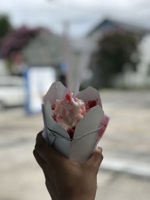 Photo of Snowizard Snoball Stand - New Orleans, LA, US. red velvet w condensed milk